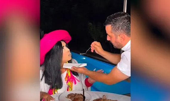 Bülent Ersoy Ankara'dan Dönerciyi Neden Getirtti? "16 Bin TL" Olayından Sonra Yeni Hamlesi Şaşırttı!