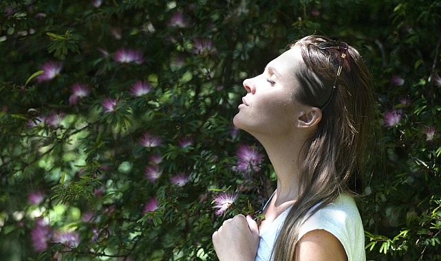 Meditasyon Karar Vermede Nasıl Yardımcı Olur? Bilimsel Açıklama ve Günlük Rehber