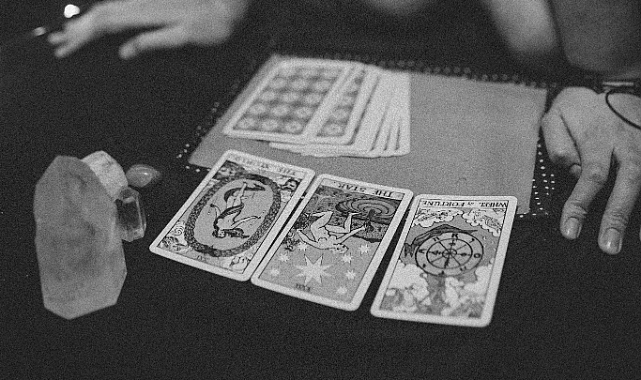 Burcunuza Göre Hangi Tarot Kartısınız?