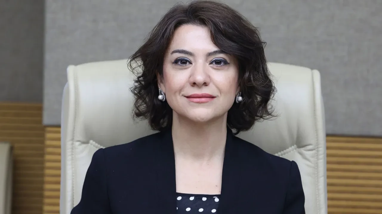 Ankara’nın Sesi: Milletvekili Gamze Taşçıer’in Eczacılıktan TBMM’ye Yükselişi