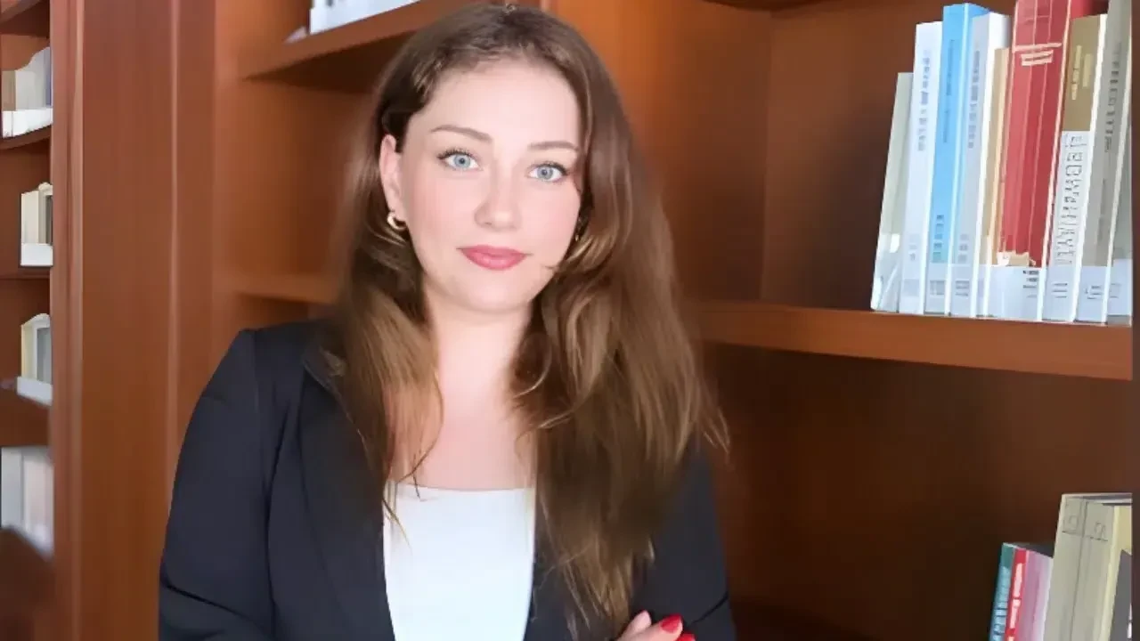 Gizemli Akademisyen: Siyasal İletişim Uzmanının Uluslararası Algı Analizleri ve Türkiye'deki Etkisi