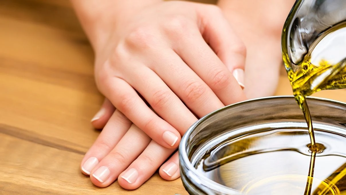 Kırık Tırnak Sorununa Doğal Çözümler: Yağlar, Vitaminler ve Eczane İhtiyacı