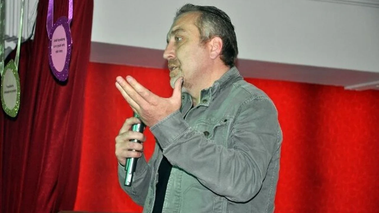Alper Türedi: Yetenekli oyuncu, sanat hayatıyla birlikte lösemiyle mücadele ve “Bir Dileğim Var” projesiyle hafızalara kazınan bir isim.