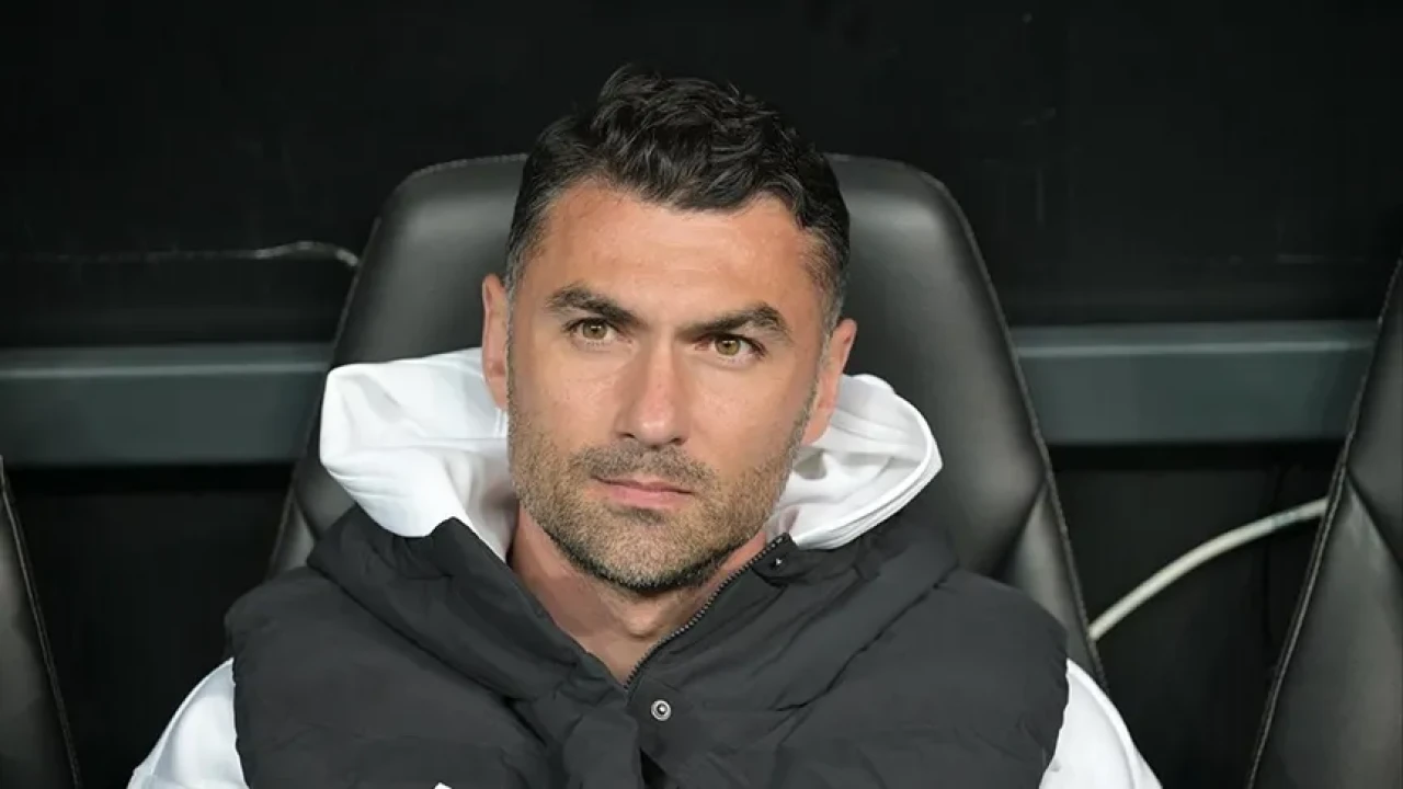 Süper Lig’in efsanesi Burak Yılmaz: Başarıları, golleriyle Türk futboluna damga vurmuş, gençlere ilham veren lider.
