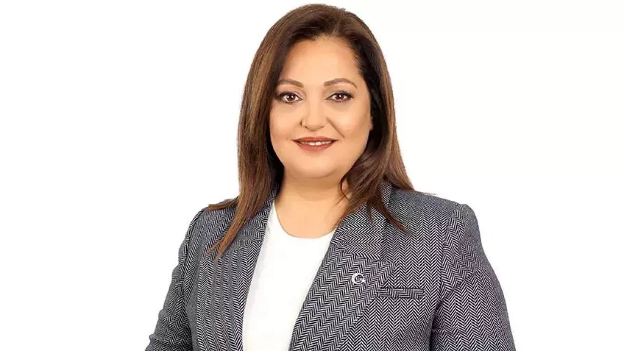 Avukat Avukatından Siyasete Devam: Türkiye’nin İlk Kadın Belediye Başkanı Burcu Köksal’ın Yükselen Kariyeri