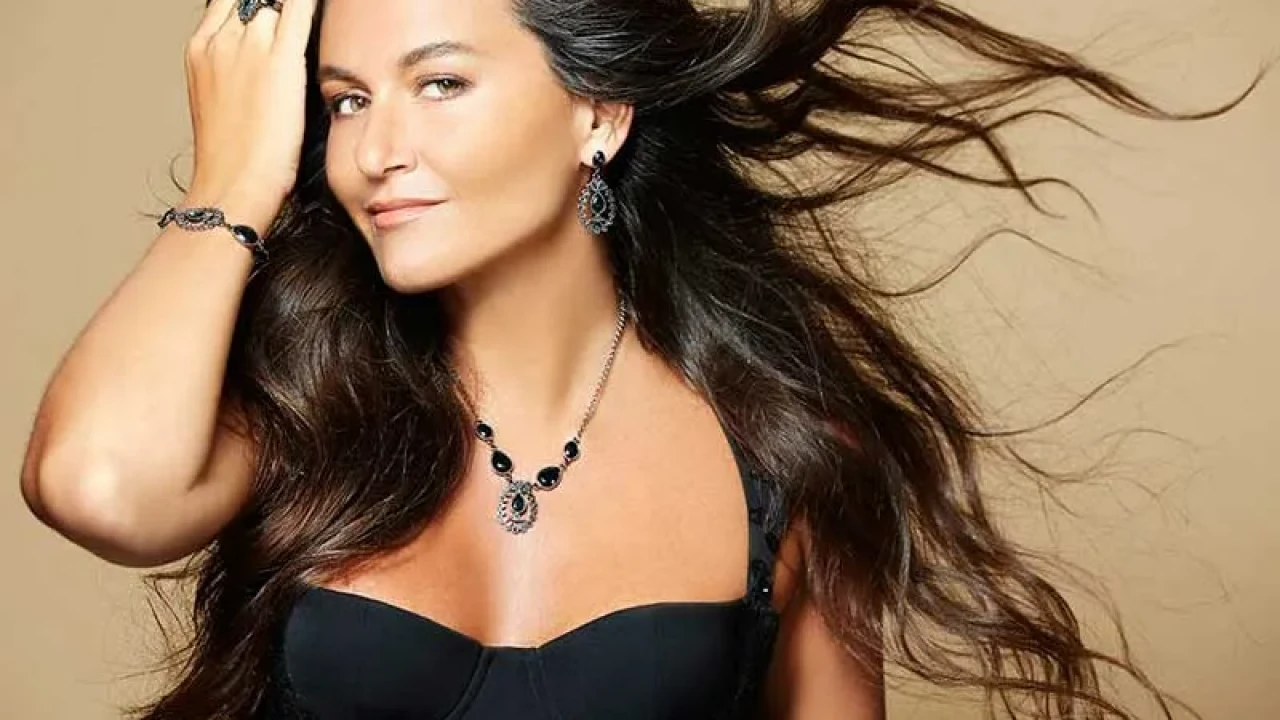 Moda Dünyasının Parlak Yıldızı Eda Taşpınar: 45 Yaşında Tasarımcı, Girişimci ve CNN’de Dansçı!