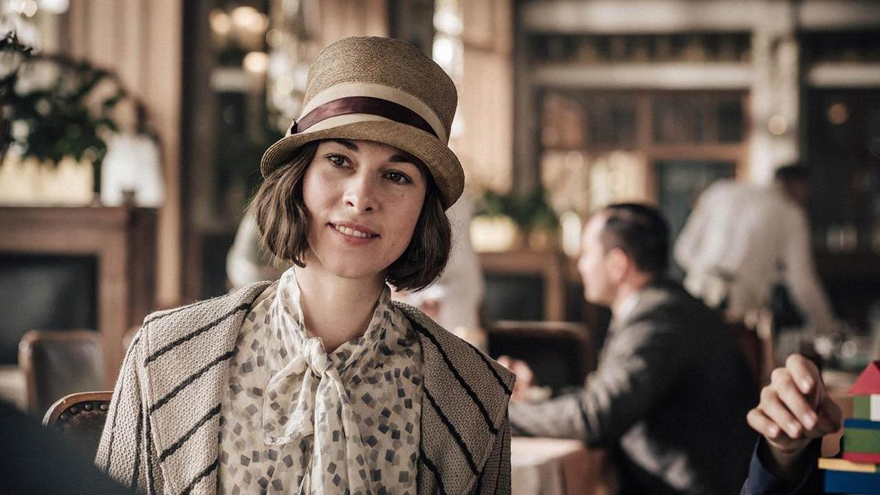 Hollywood'dan Berlin'e: Aktris Marie Hacke'in İlginç Kariyeri ve Gizemli Geçmişi