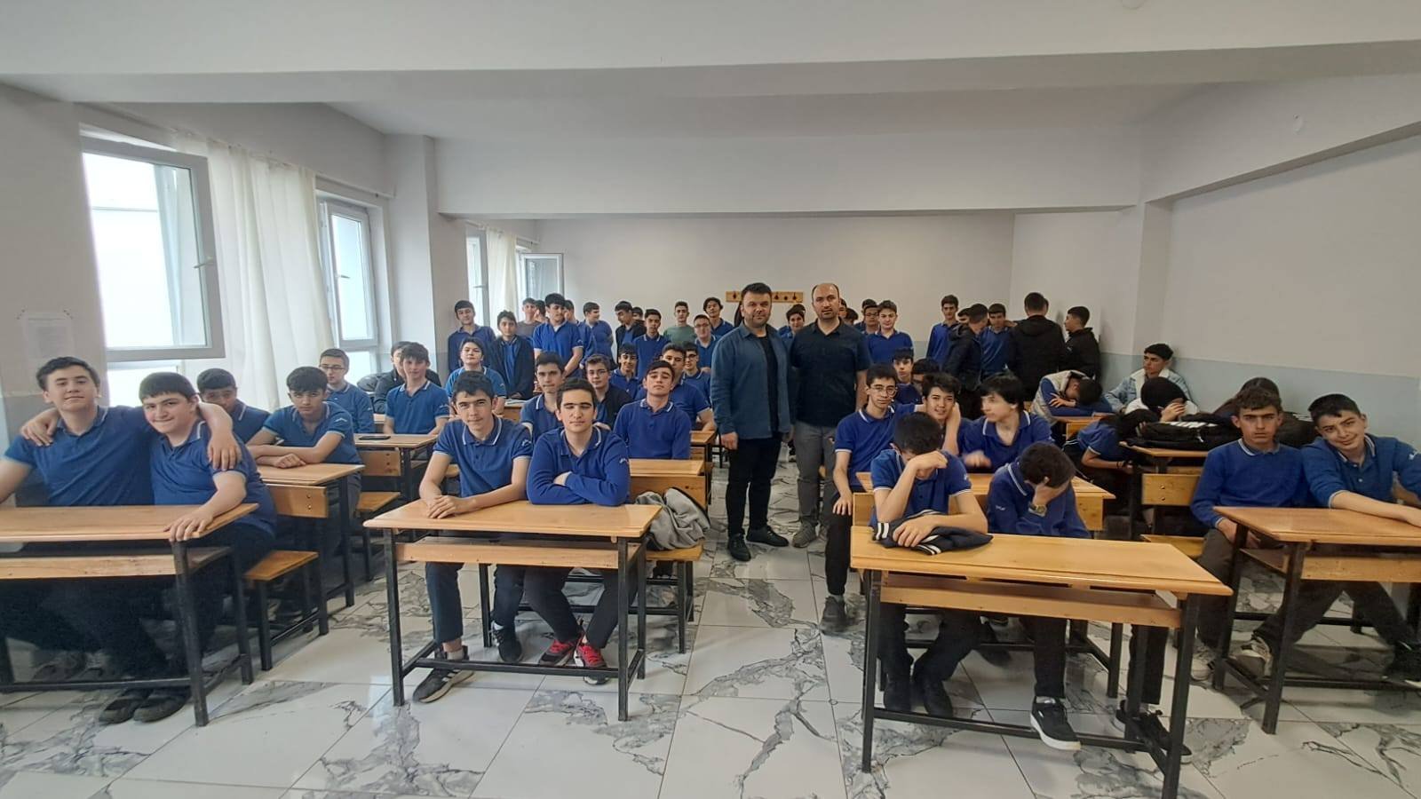 Zile ve Tokat’taki Okullarda TÜBİTAK Bilim Söyleşileri Gerçekleştirildi: Öğrenciler Akademisyenlerle Buluştu
