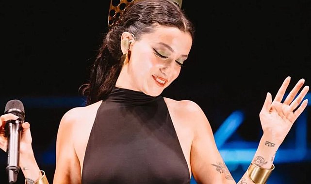 Melike Şahin Konserinde Gözyaşlarına Boğuldu mu? Ünlü Şarkıcının Kalbini Acıtan Haber Neydi?