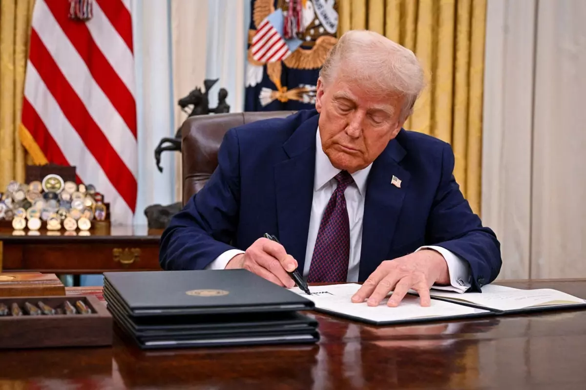 Trump’tan Tüm Dünyayı Sarsacak İlaç Kararnamesi: ABD’de Fiyatlar Düşecek, Dünyada Yükselecek!