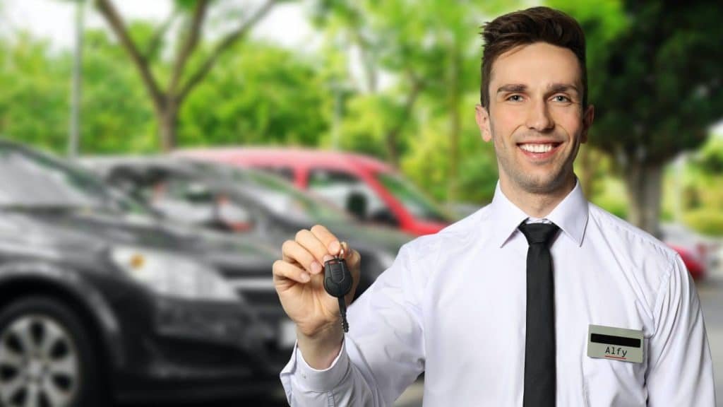 Vale nedir, ne iş yapar? Aracınızı bir valeye teslim etmek güvenli mi? İşte merak edilen tüm detaylar