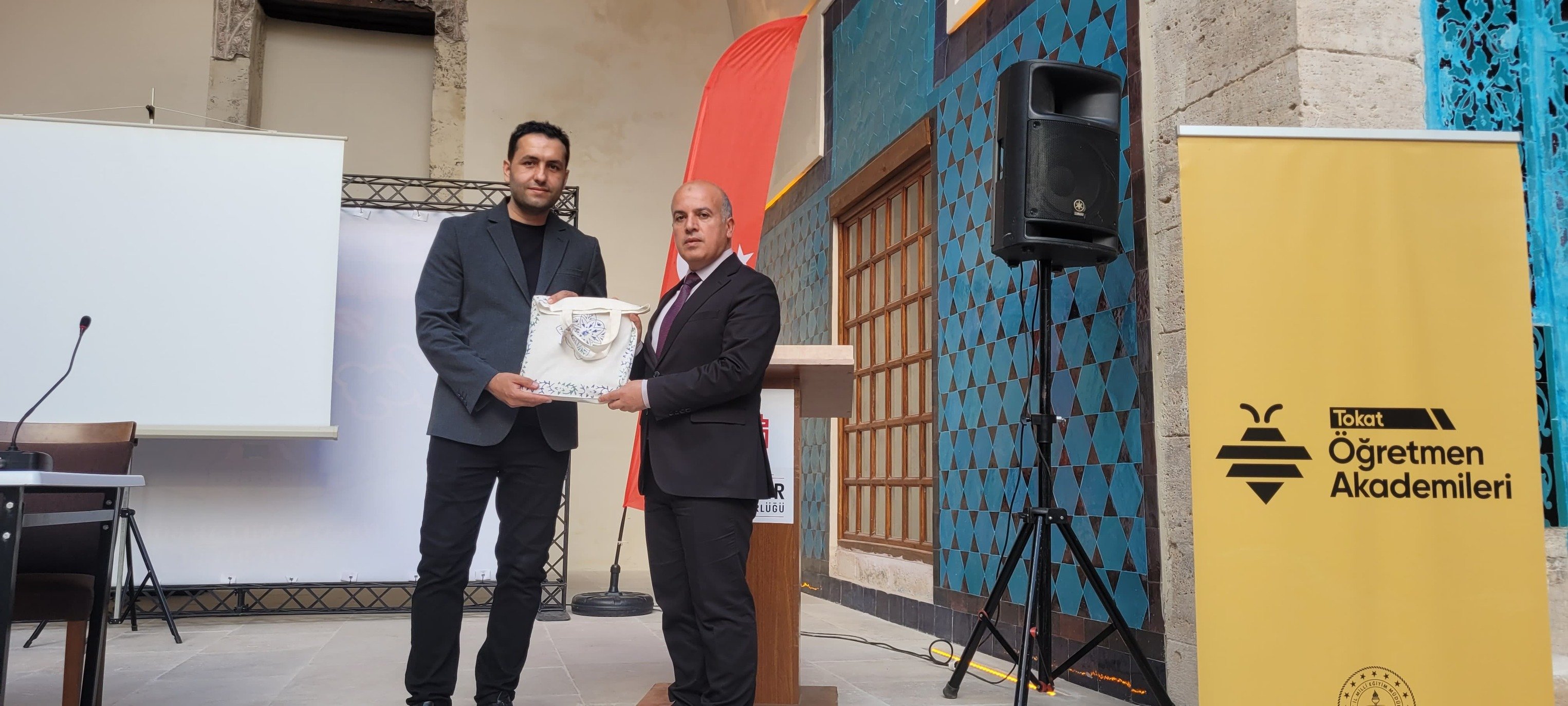 Tokat’ta Öğretmen Akademileri Devam Ediyor: Gökmedrese’de Şehir ve Kültür Akademisi