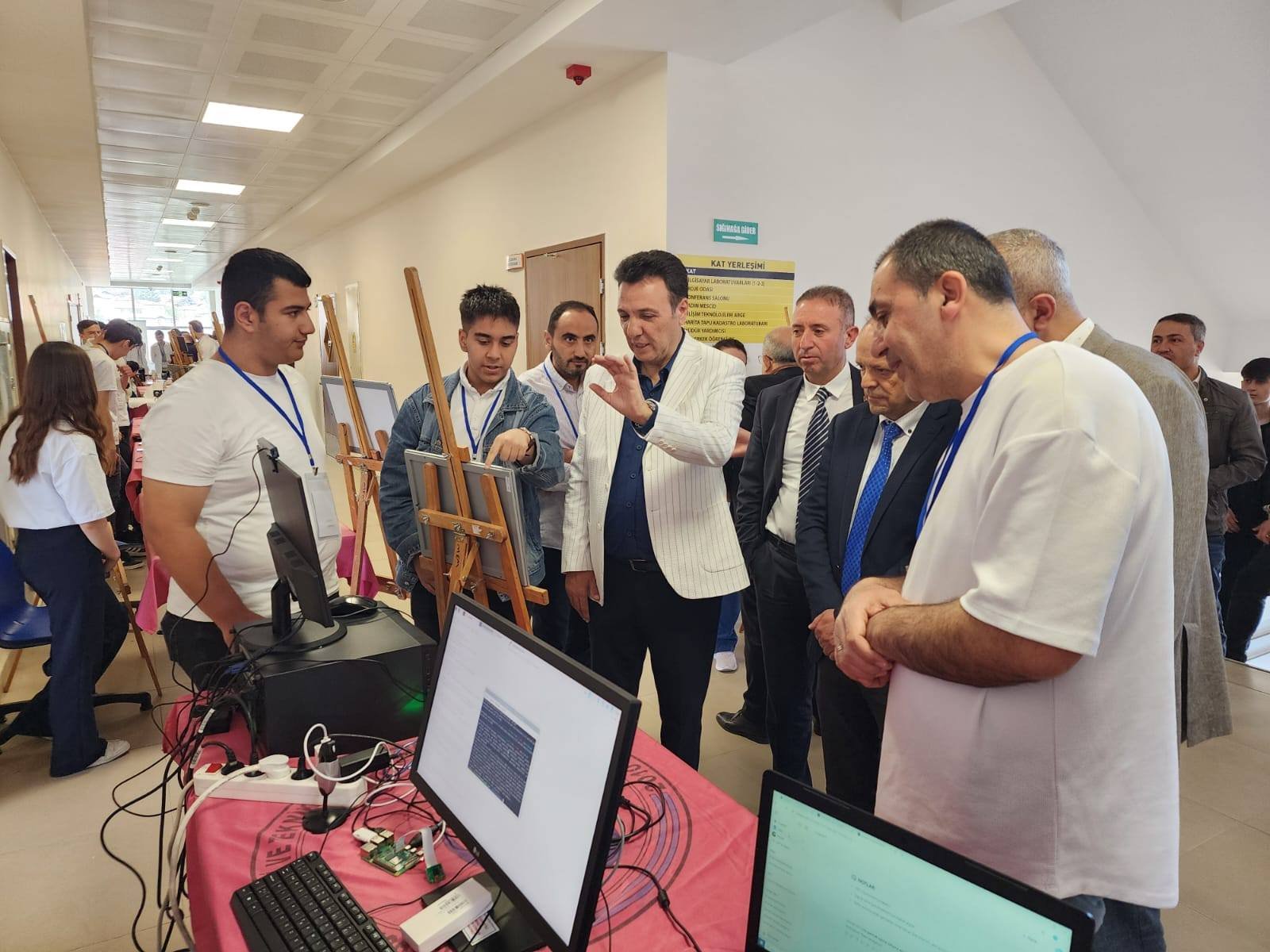 Tokat’ta TÜBİTAK 4006 Bilim Fuarı Açıldı: Cumhuriyet Mesleki ve Teknik Anadolu Lisesi’nde Projeler Görücüye Çıktı!