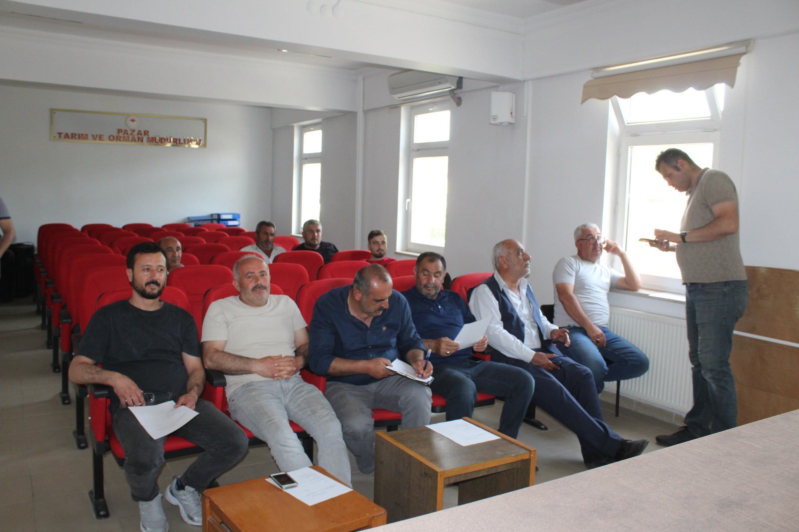 Kurban Sezonu Öncesi Toplantı: İlçe Tarım Müdürü ve Veterinerler Üreticilerle Buluştu