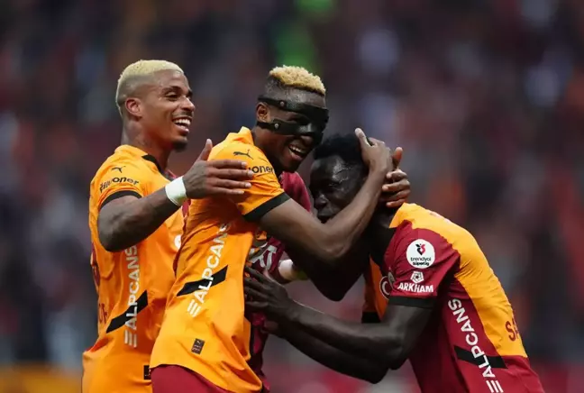 Galatasaray Fırtına Gibi: Sivasspor'u 4-1 Yendi, Osimhen Rekor Kırdı!
