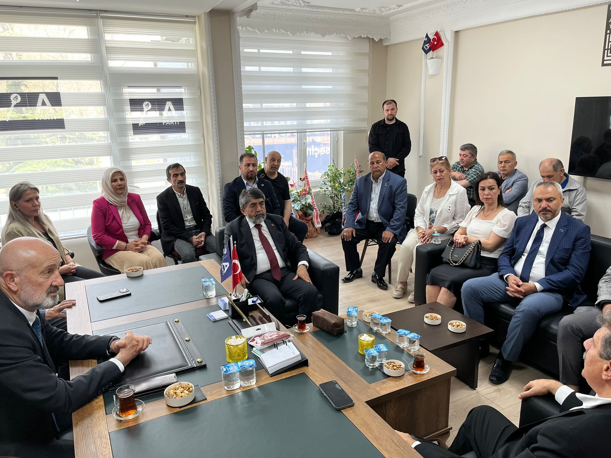 Anahtar Parti Genel Başkan Yardımcısı Demiröz, Tokat’ta Çiftçilerin Sorunlarını Dinledi