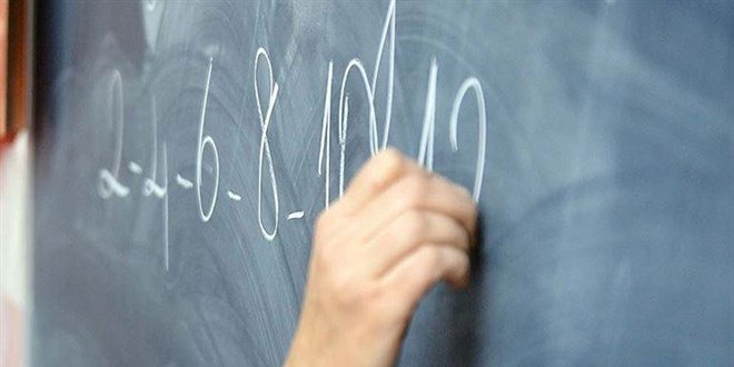 Sınıf Öğretmenlerine Müjde! Ek Ders Ücreti Artıyor, Zorunlu Saat Düşüyor