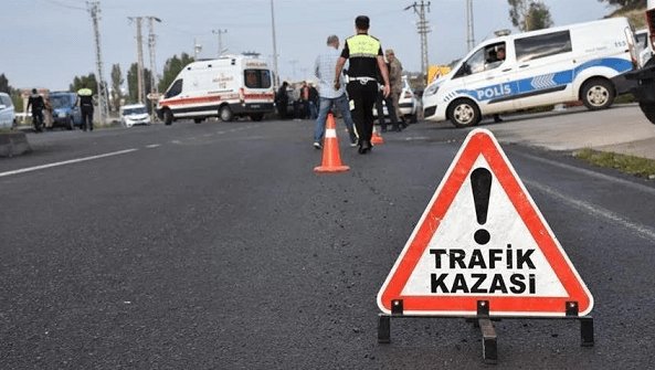 D-100’de Feci Çarpışma: Erbaa’daki Kazada 5 Kişi Yaralandı